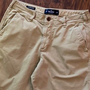 Hollister California Classic Fit Shorts Khaki 32